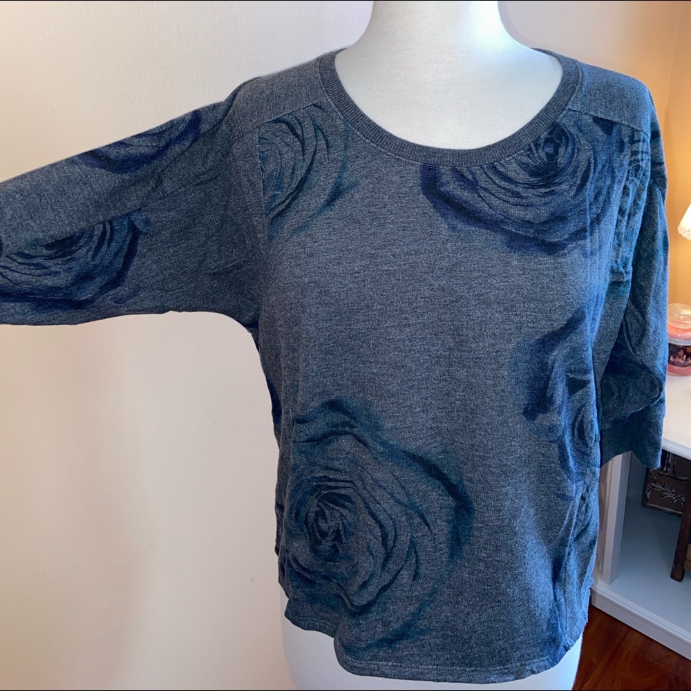 ⚡️sale⚡️APT. 9  blue floral sweatshirt 3/4 length sleeve